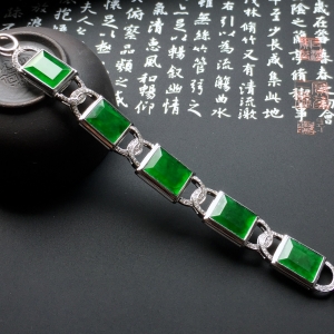 （超值推荐）冰种深绿镶白金钻石手链