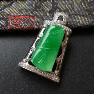 (超值推荐)糯冰种翠色镶白金钻石节节高胸坠