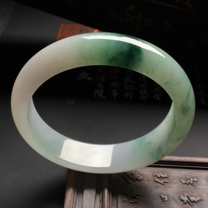 （超值推荐）糯冰种飘花手镯（57.5mm）
