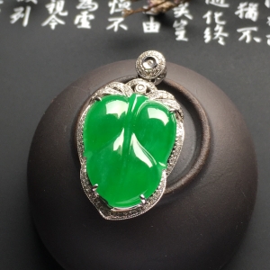（超值推荐）糯冰种阳绿镶白金钻石金枝玉叶胸坠