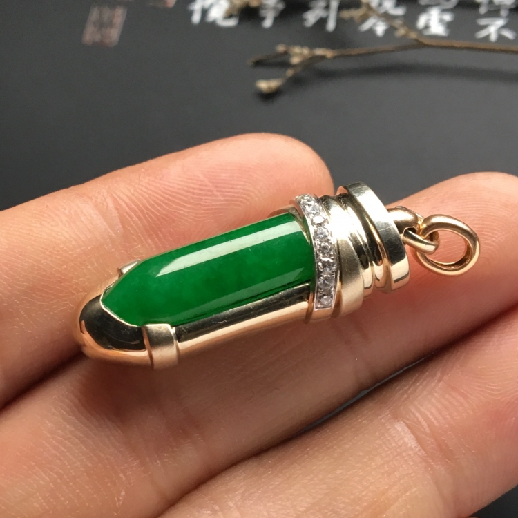 （超值推荐）镶彩金钻石糯冰种阳绿胸坠