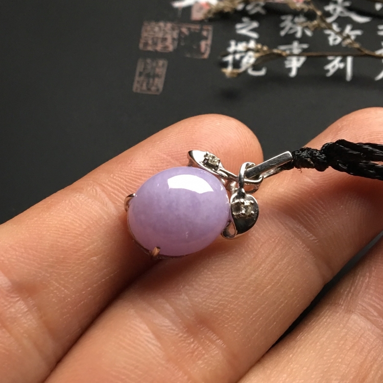 镶白金钻石糯冰种紫罗兰胸坠
