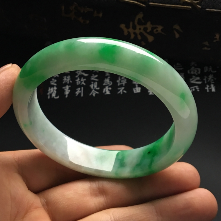 （超值推荐）糯冰种飘翠手镯（58mm）