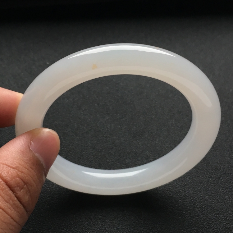 （超值推荐）糯冰种淡晴水圆条手镯（54.2mm）