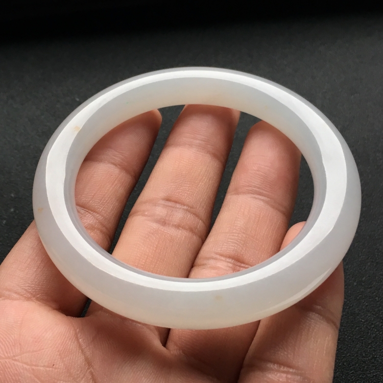 （超值推荐）糯冰种淡晴水圆条手镯（54.2mm）