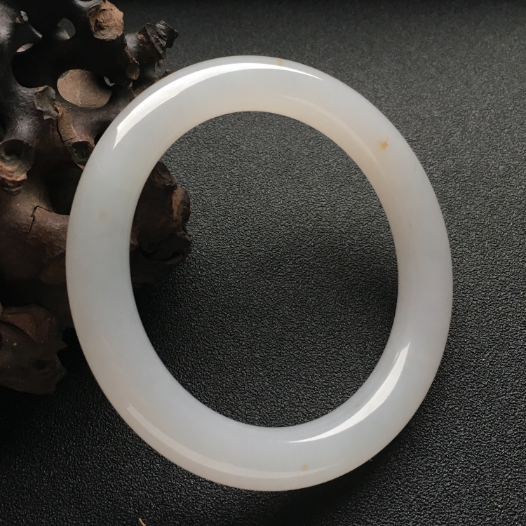 （超值推荐）糯冰种淡晴水圆条手镯（54.2mm）