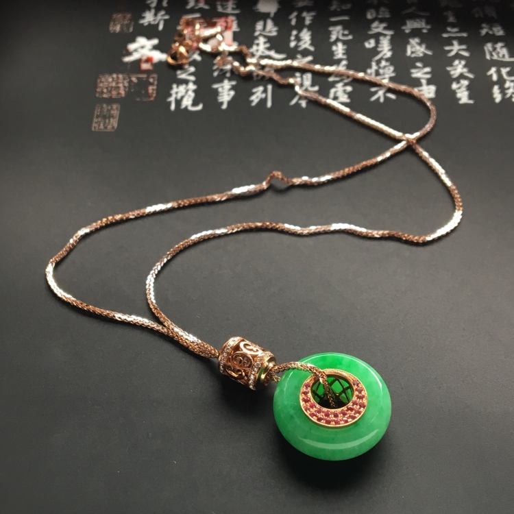 （超值推荐）镶玫瑰金钻石糯冰种翠色平安环胸坠（金链）