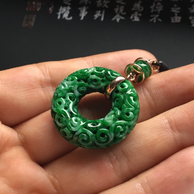 （超值推荐）镶玫瑰金糯冰种浓绿平安环胸坠