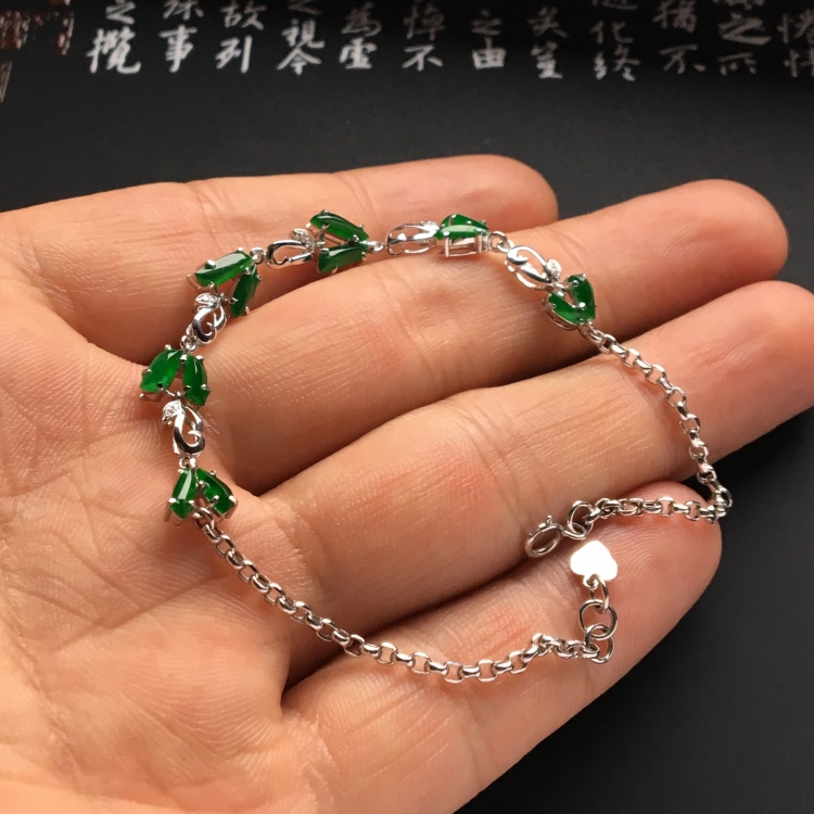 （超值推荐）镶白金钻石冰种阳绿手链