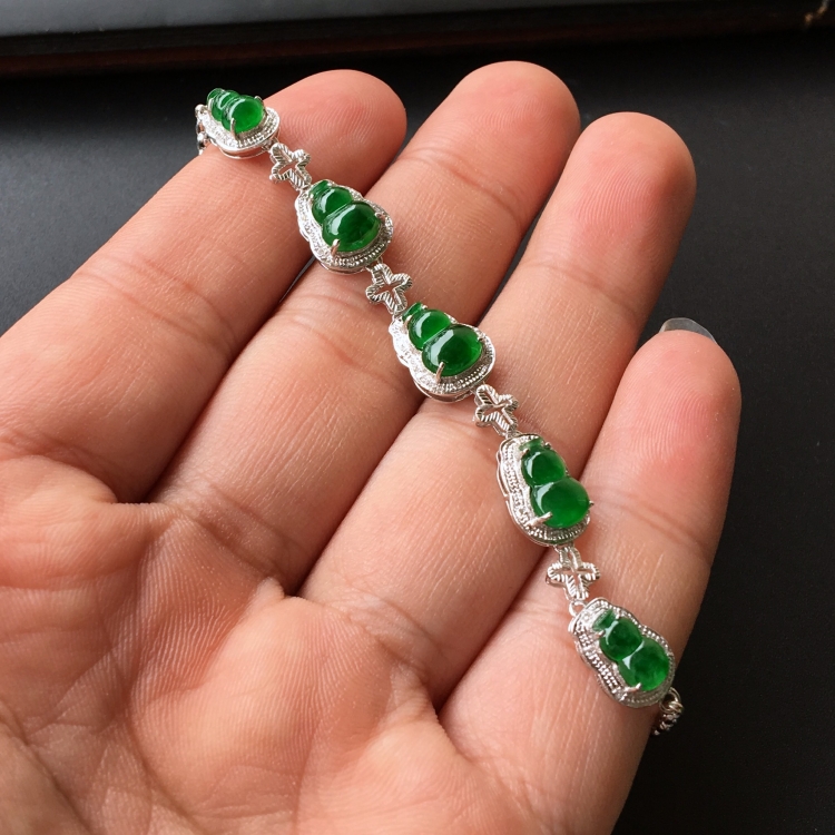 (超值推荐)冰种阳绿镶白金钻石葫芦手链