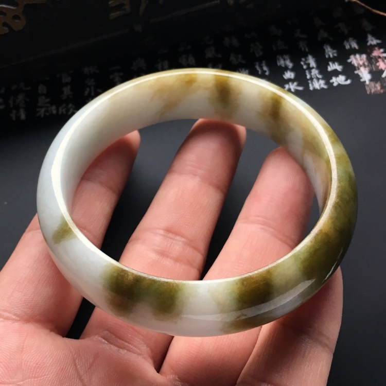 （超值推荐）糯冰种褐黄翡手镯（58.2mm）