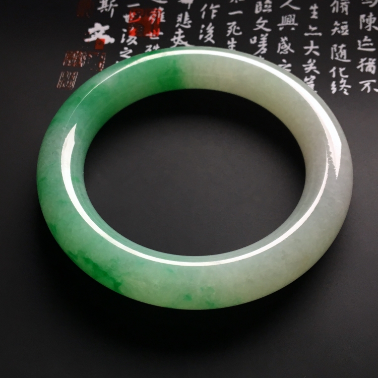 （超值推荐）糯冰种飘阳绿圆条手镯（57mm）