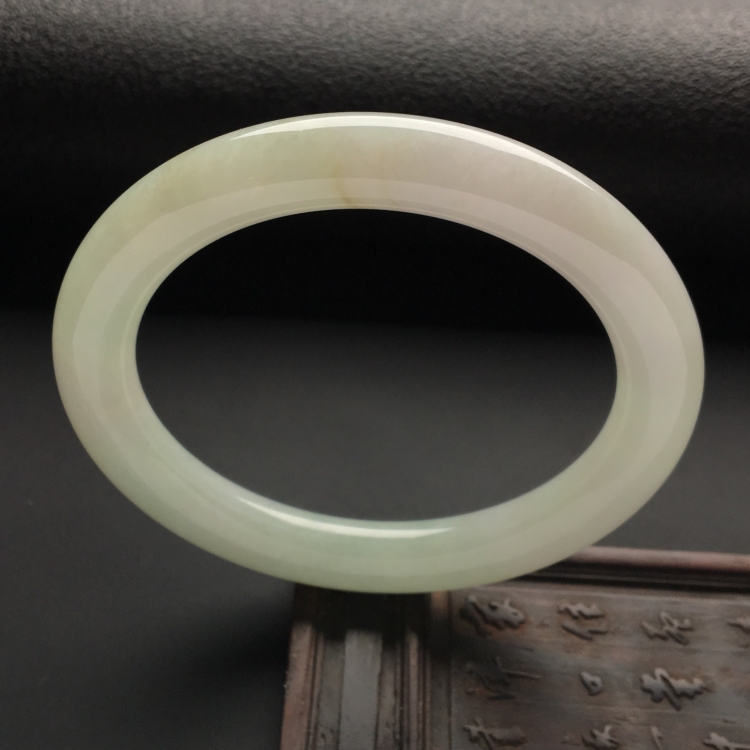 （超值推荐）糯冰种淡晴水圆条手镯（60.5mm）