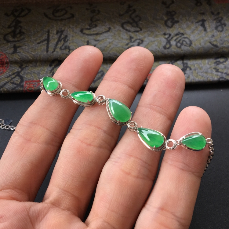 (超值推荐)糯冰种翠色镶白金钻石水滴手链