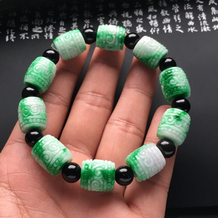 （超值推荐）糯冰种飘翠手链