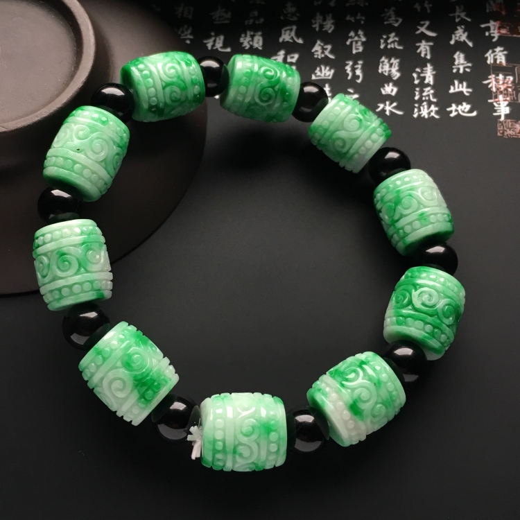 （超值推荐）糯冰种飘翠手链