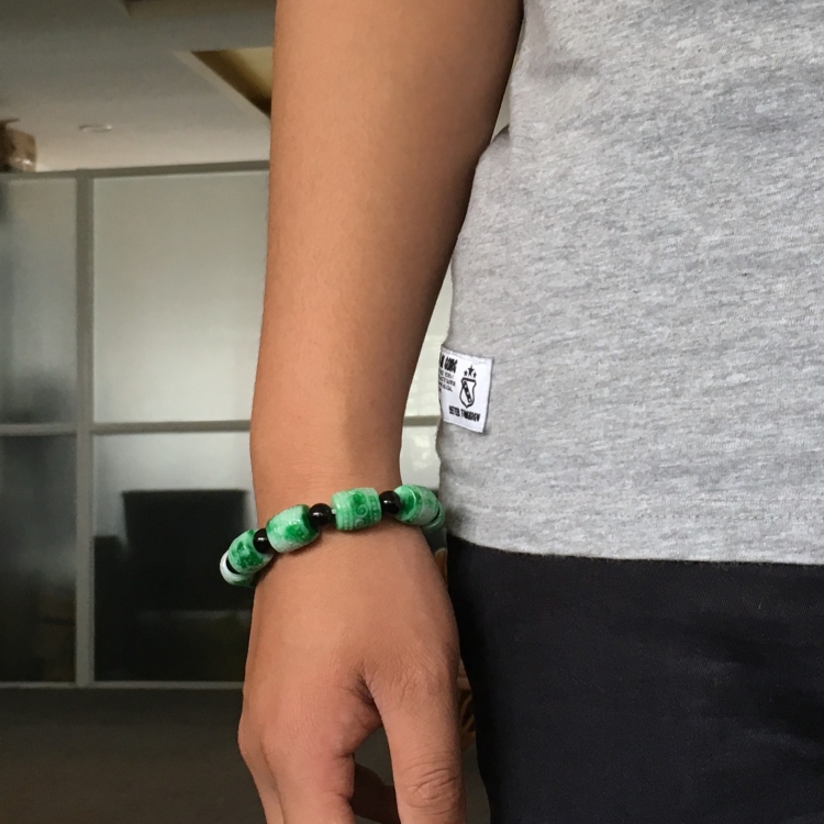 （超值推荐）糯冰种飘翠手链