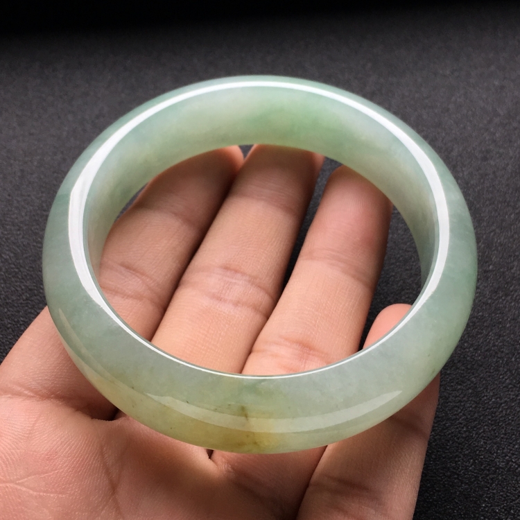 （超值推荐）糯冰种晴水略带黄翡手镯（58.5mm）