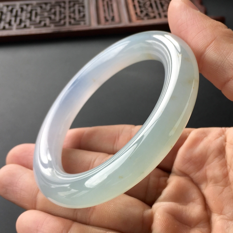 (超值推荐)冰种晴水略飘黄花圆条手镯(56.3mm)