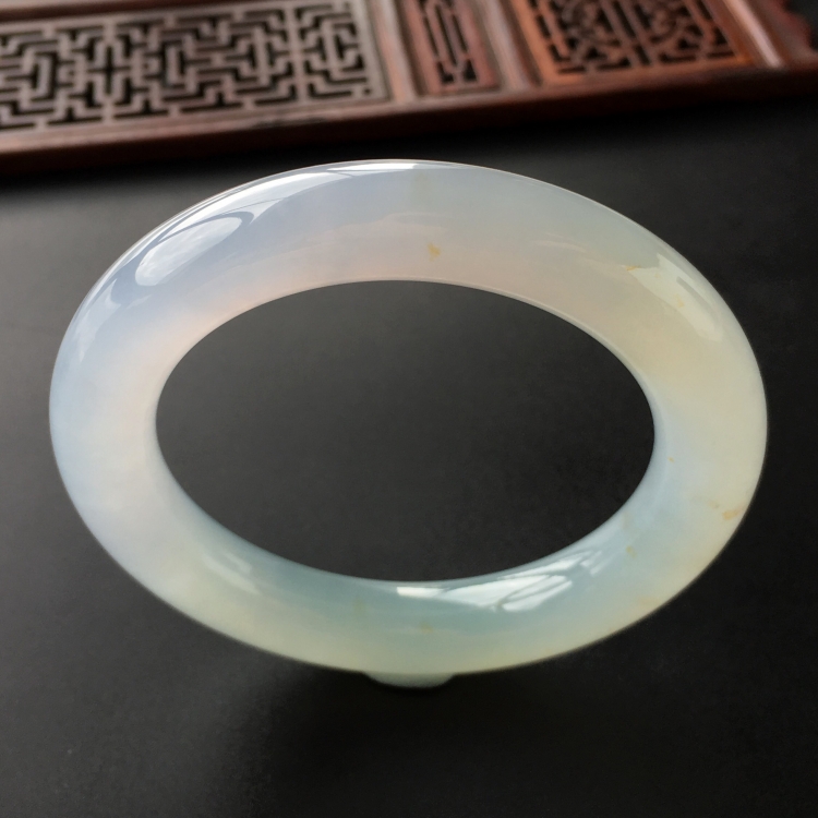 (超值推荐)冰种晴水略飘黄花圆条手镯(56.3mm)
