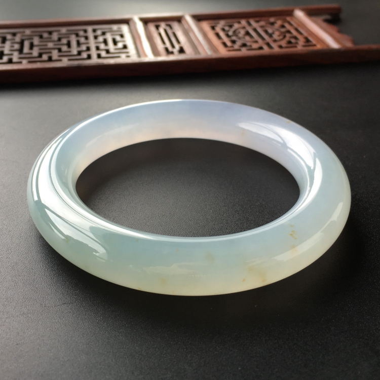 (超值推荐)冰种晴水略飘黄花圆条手镯(56.3mm)