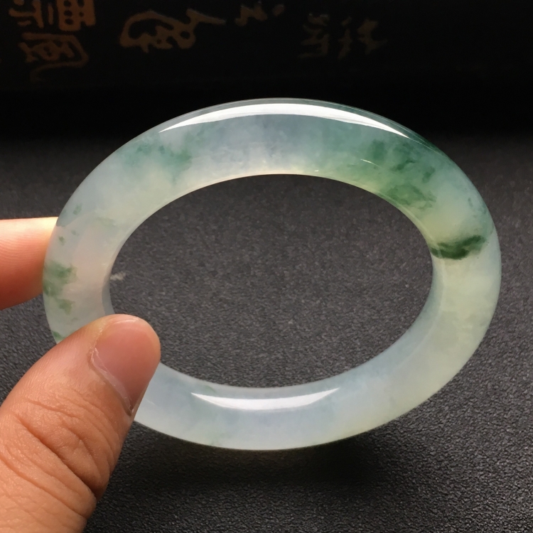 （超值推荐）冰种飘花圆条手镯（56.8mm）