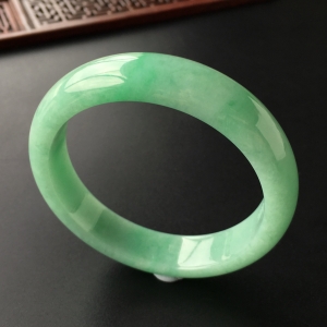 糯冰种豆绿手镯(59.1mm)