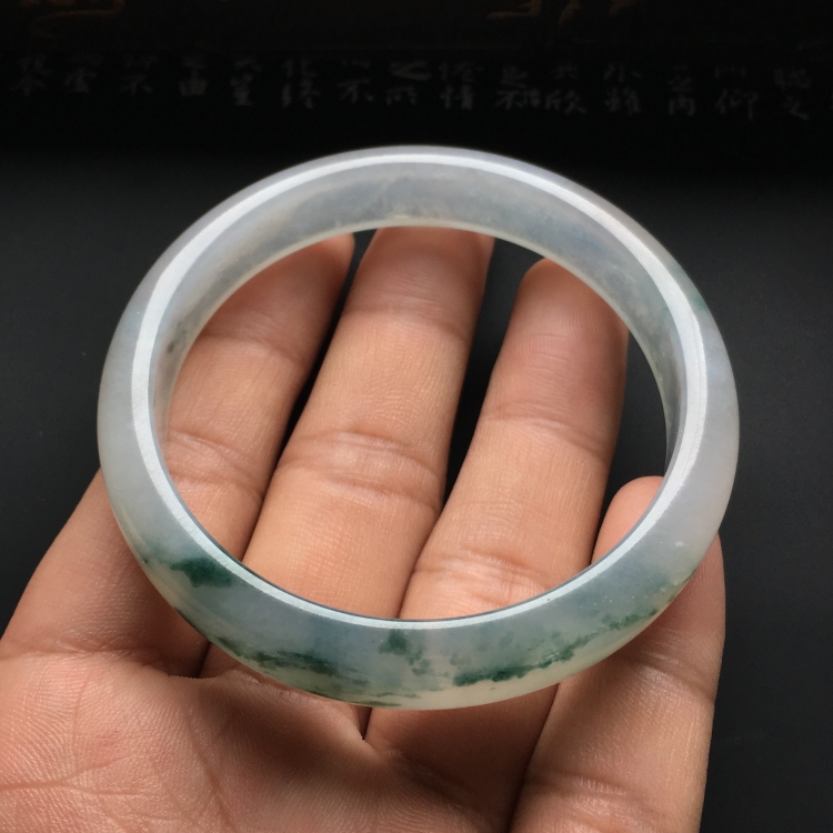 （超值推荐）冰种飘花手镯（56mm）