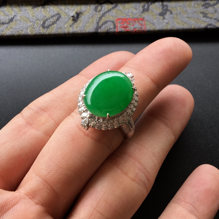(超值推荐)糯冰种翠色镶白金钻石戒指/胸坠两用