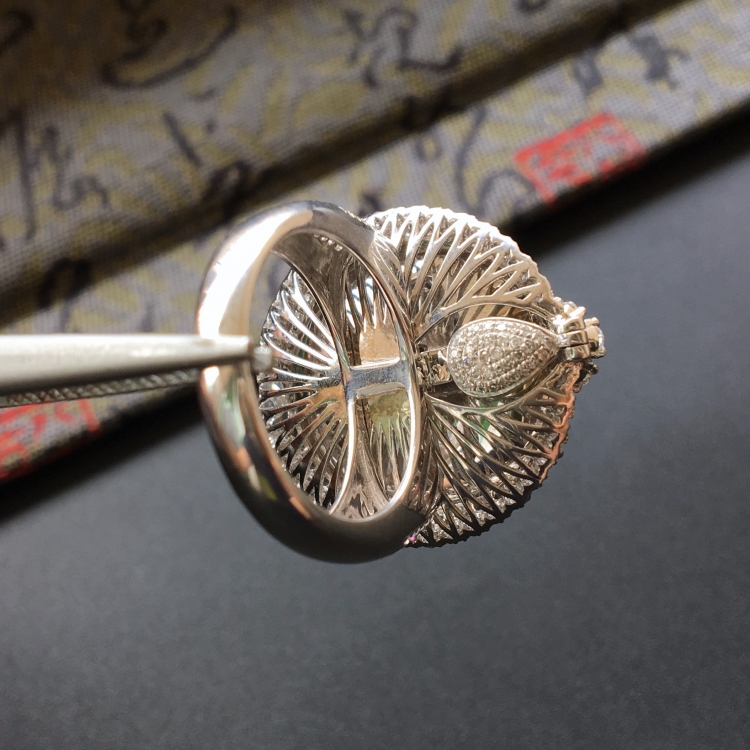 (超值推荐)糯冰种翠色镶白金钻石戒指/胸坠两用