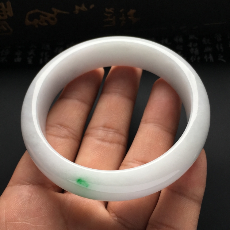 （超值推荐）糯冰种略飘翠手镯（58.5mm）