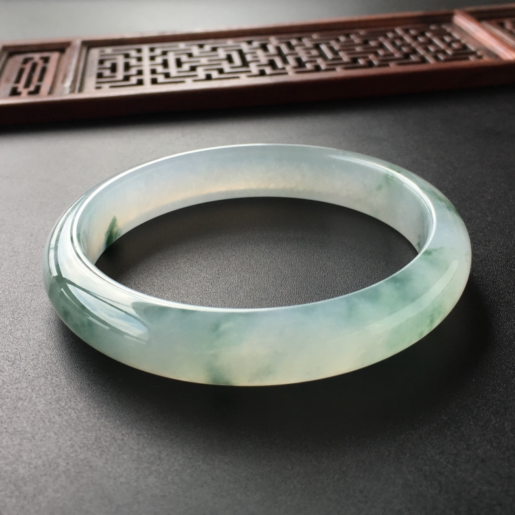 (超值推荐)冰种飘花手镯(58mm)