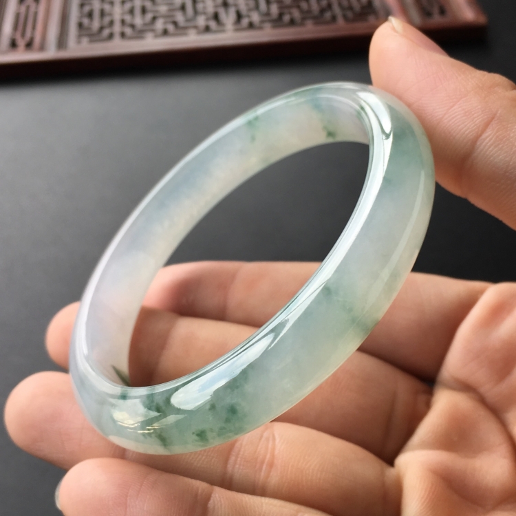 (超值推荐)冰种飘花手镯(58mm)