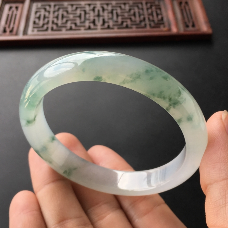 (超值推荐)冰种飘花手镯(58mm)