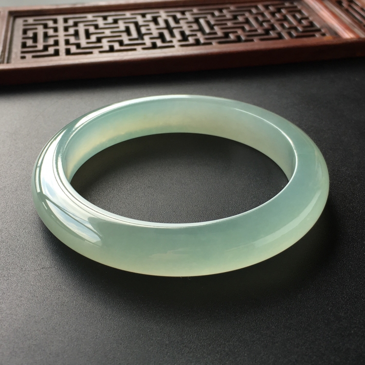 (超值推荐)冰种晴水手镯(54.3mm)
