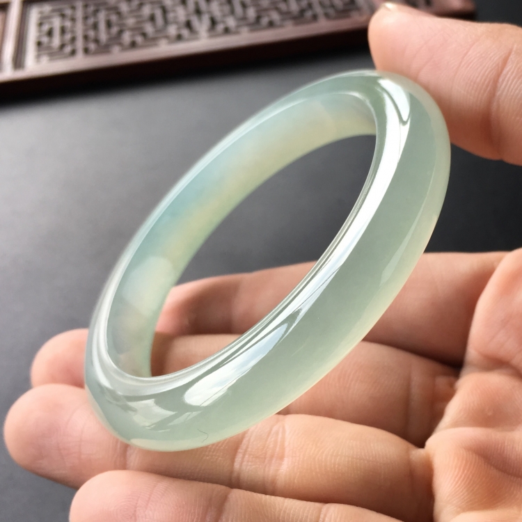 (超值推荐)冰种晴水手镯(54.3mm)