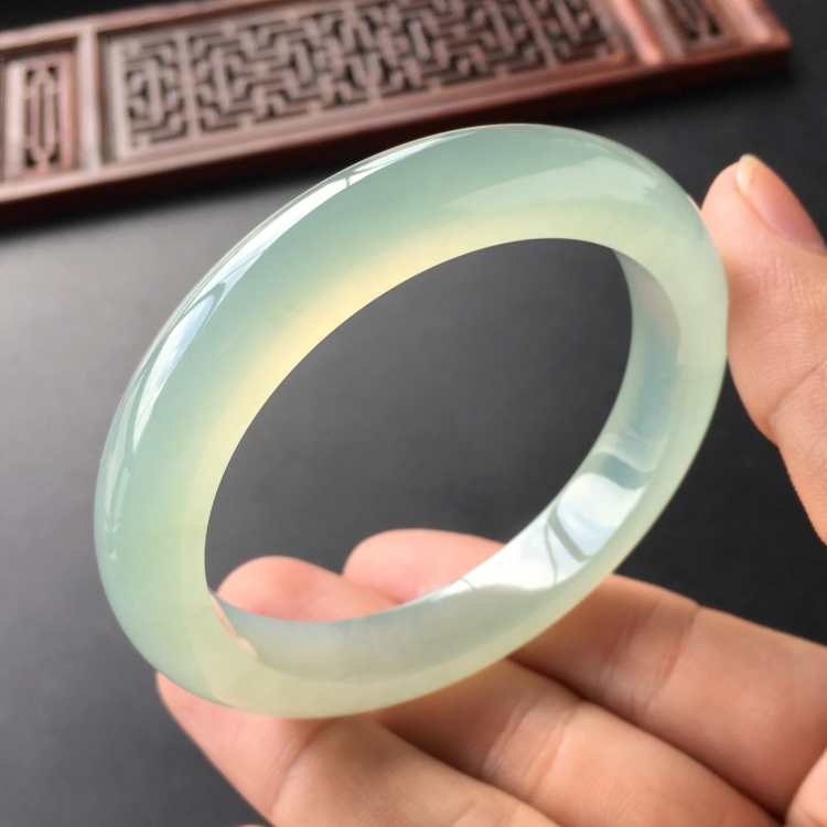 (超值推荐)冰种晴水手镯(54.3mm)