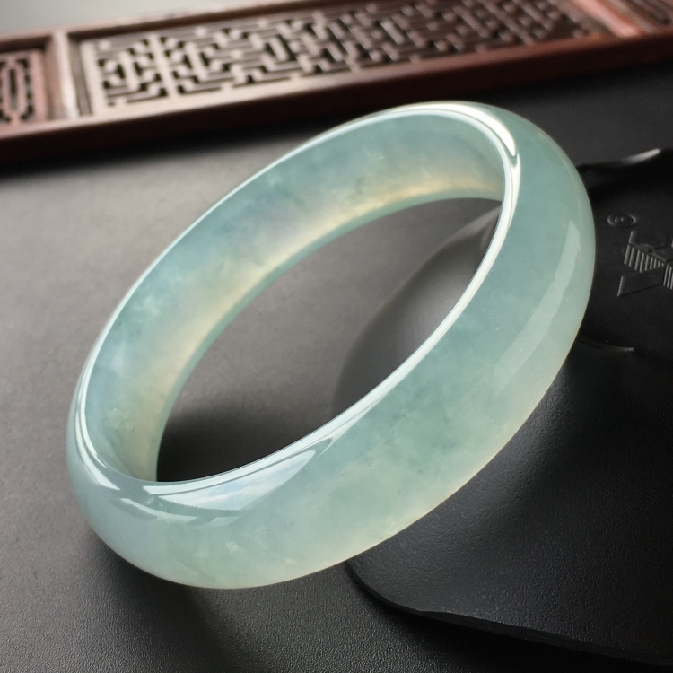 (超值推荐)冰种晴水手镯(58.2mm)