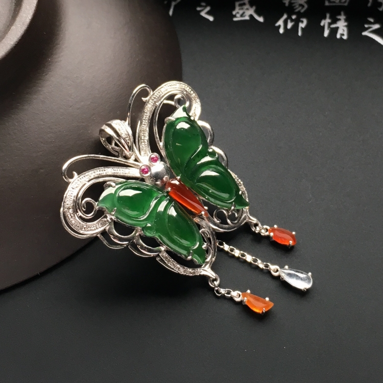 （超值推荐）镶白金钻石冰种晴水蝴蝶胸坠