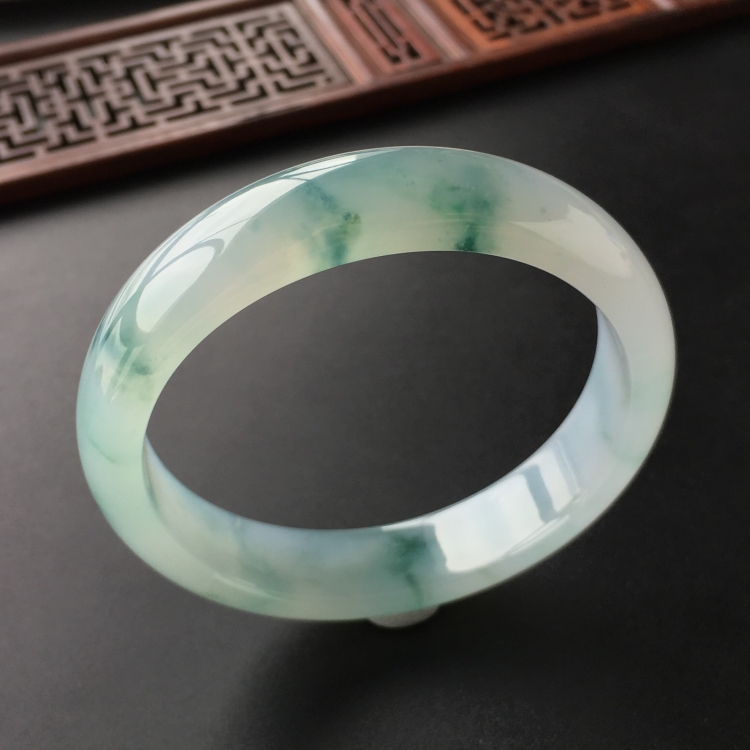 (超值推荐)冰种飘花手手镯(58.8mm)
