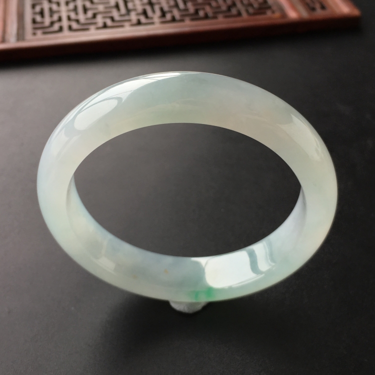 (超值推荐)冰种晴水略飘翠手镯(54.1mm)