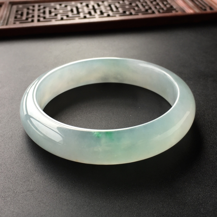 (超值推荐)冰种晴水略飘翠手镯(54.1mm)