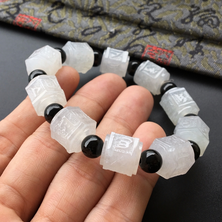 (超值推荐)糯冰种白色六字箴言手链