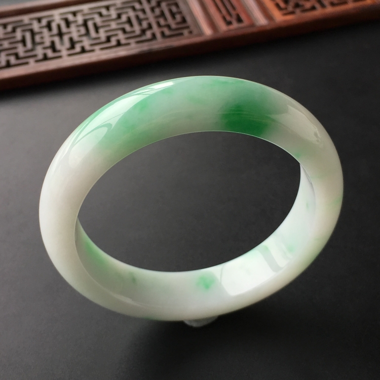 (超值推荐)糯冰种飘翠手镯(54.1mm)