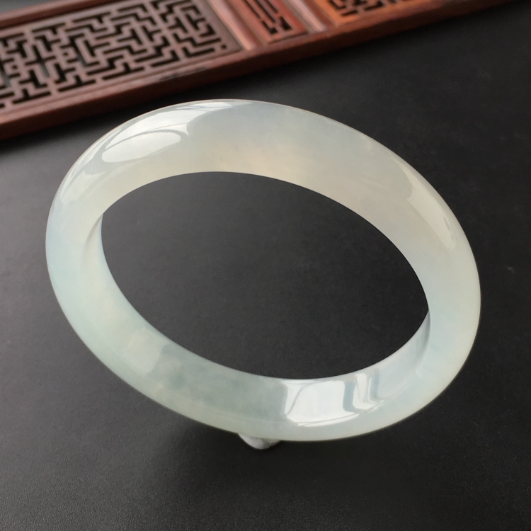 (超值推荐)冰种晴水手镯(59mm)