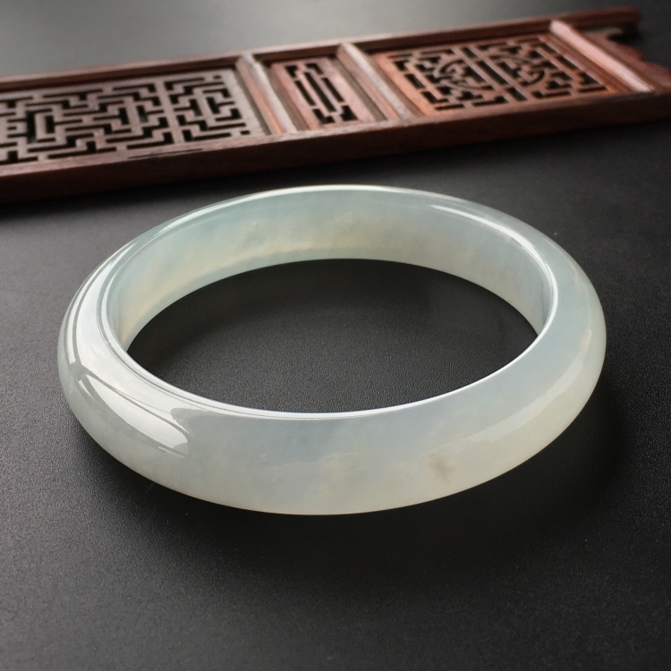 (超值推荐)冰种晴水手镯(59mm)