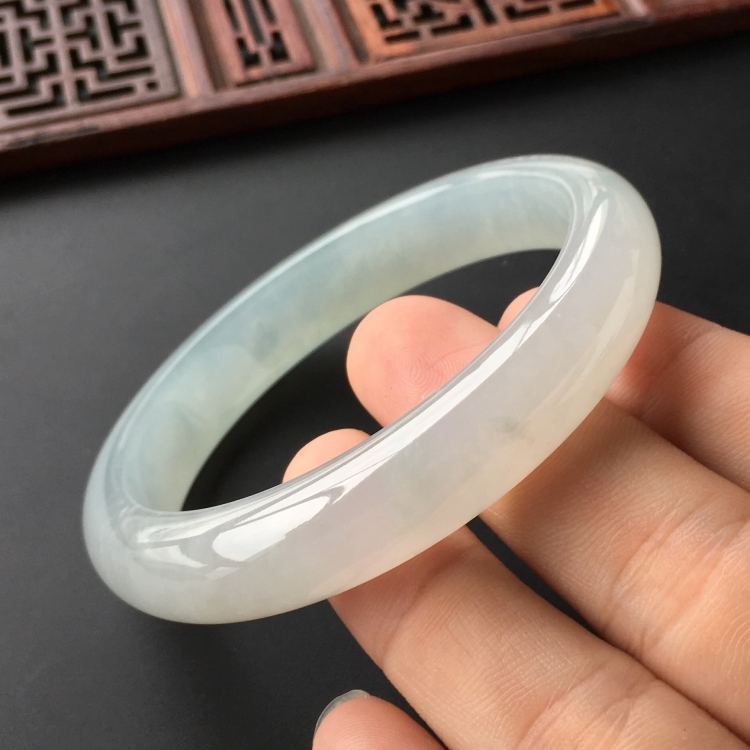 (超值推荐)冰种晴水手镯(59mm)