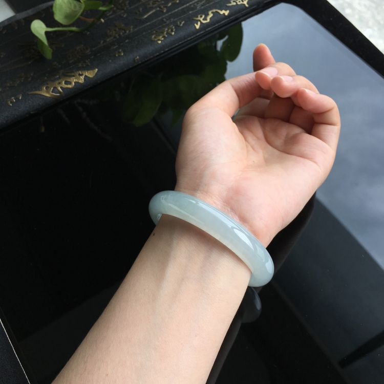 (超值推荐)冰种晴水手镯(59mm)