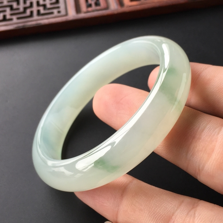 (超值推荐)冰种晴水飘花手镯(53.8mm)