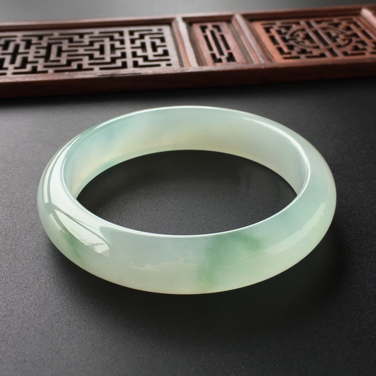 (超值推荐)冰种晴水飘花手镯(53.8mm)